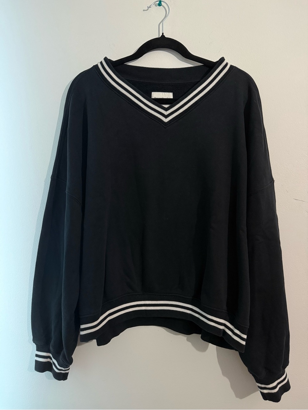 Abercrombie Black V-Neck Striped Trim Women's Sweater